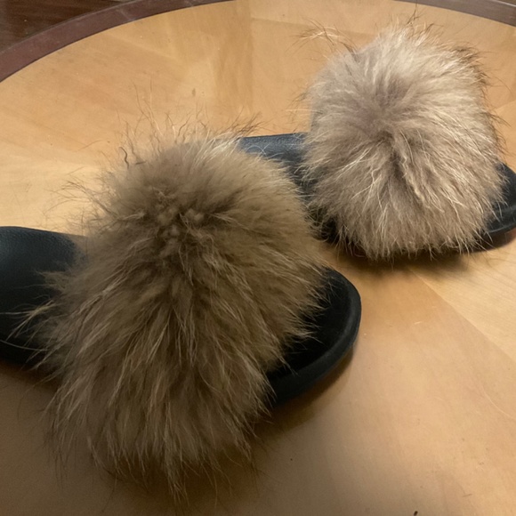 Real Fur Slides - Picture 3 of 4